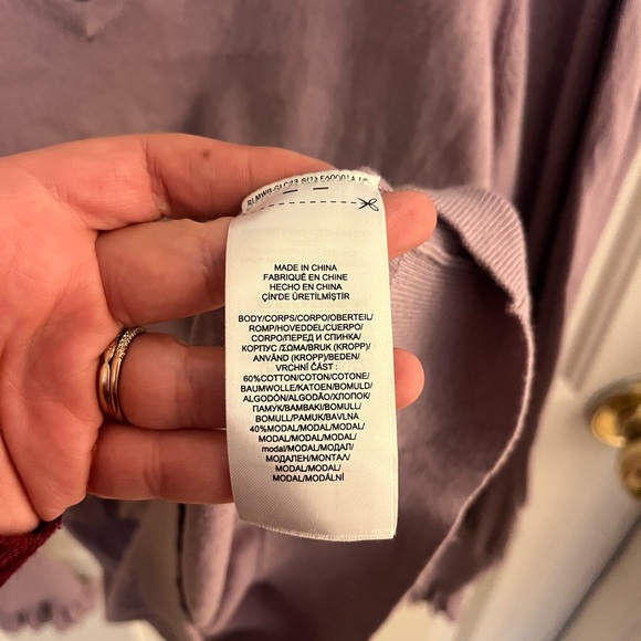 Lauren Ralph Lauren Lavender V-Neck Knit Top Gold Button Ruffle Cuffs Medium - Picture 4 of 8